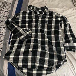 Old Navy men’s medium black and white plaid shirt jacket.